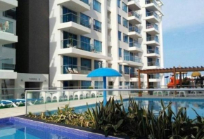 Guest Friendly 2 Bed 2 Bath Near Central With Pool
